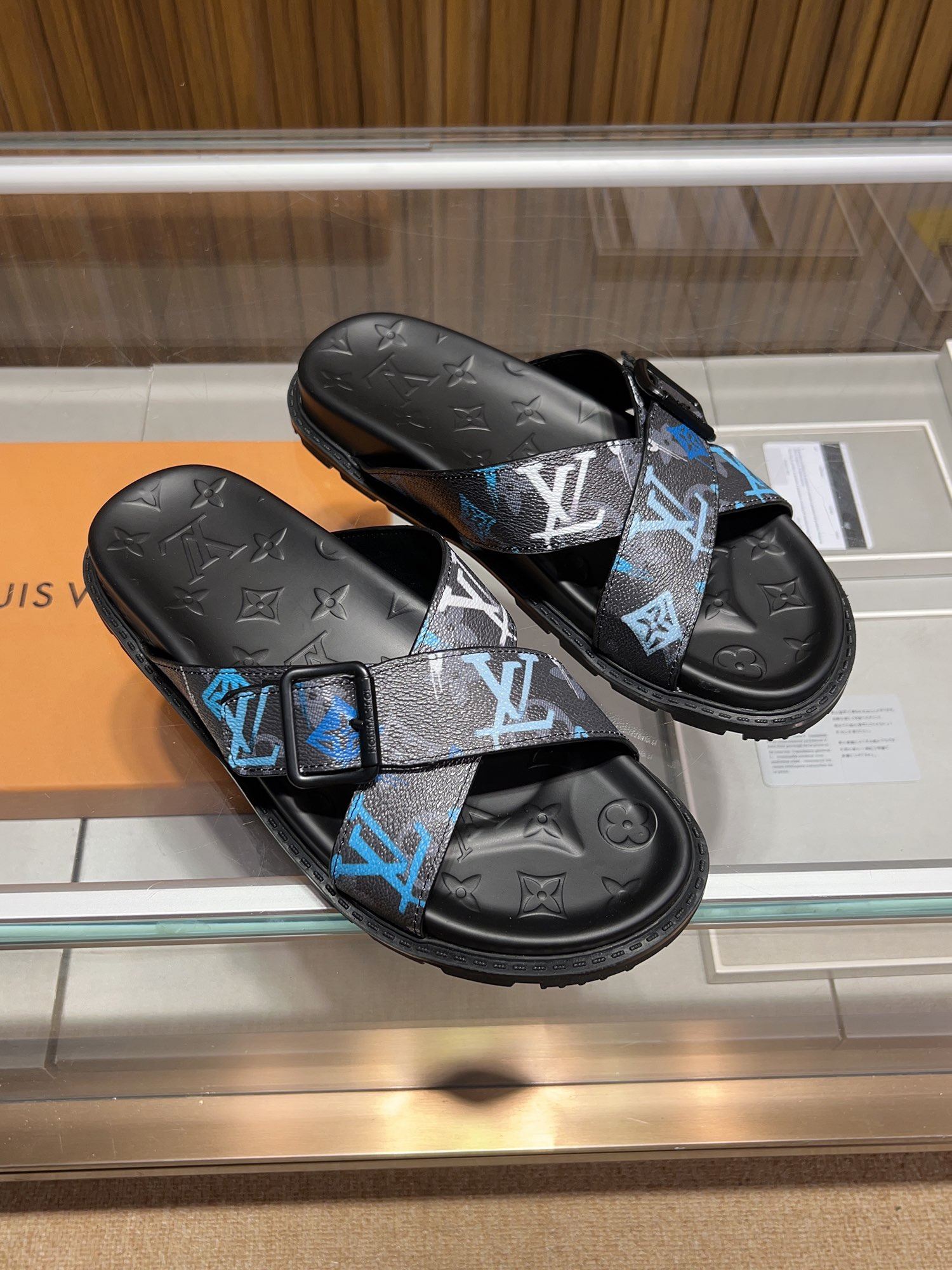 Louis Vuitton Slippers